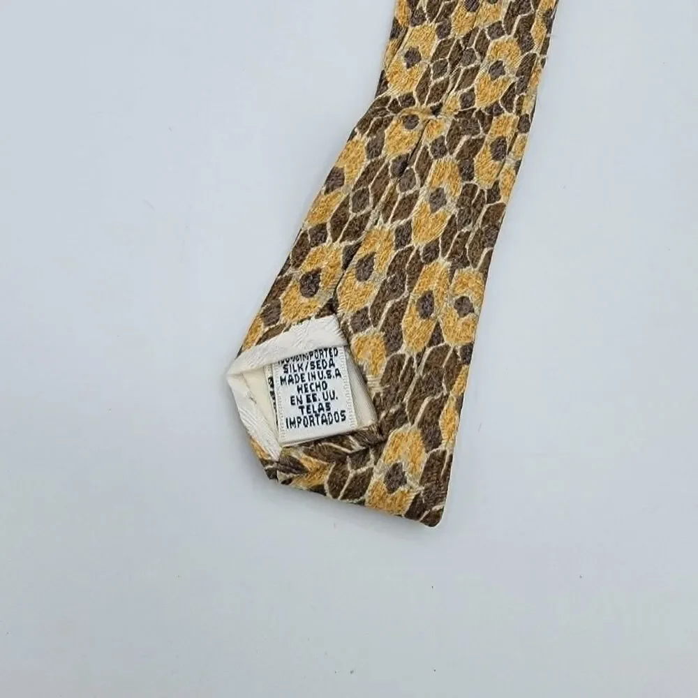 Claiborne Men’s 100% Silk Necktie Hand Made Yellow Brown Size 55.5 x 3.75